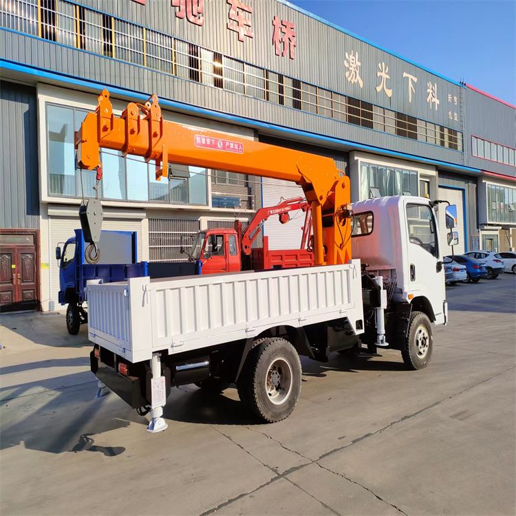 清徐县三轮随车吊定制 农用改装机自备吊中瑞长期出售